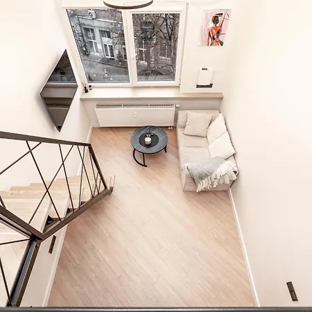 Cozy Loft In Center