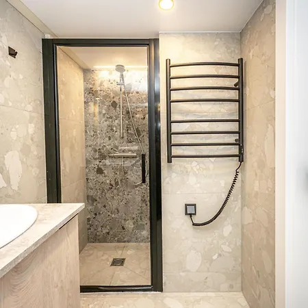 Cozy Loft In Center *